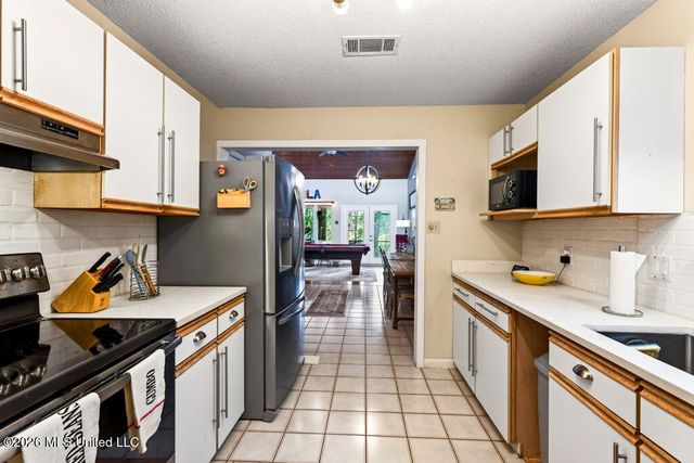 6553 Alakoko Drive, Diamondhead, MS 39525