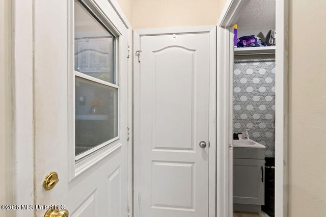 6553 Alakoko Drive, Diamondhead, MS 39525