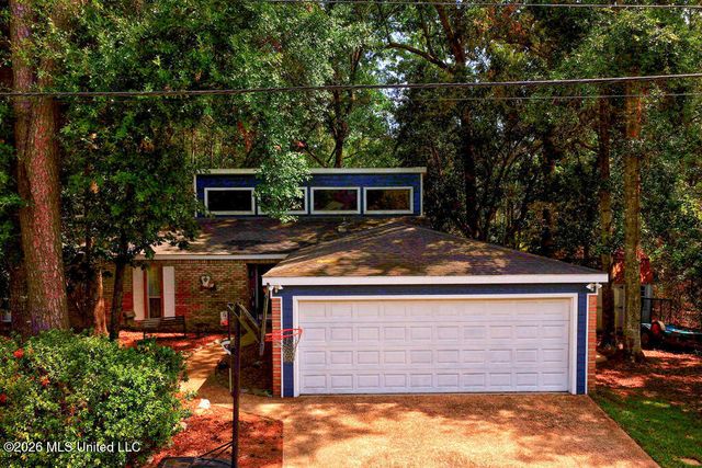 6553 Alakoko Drive, Diamondhead, MS 39525