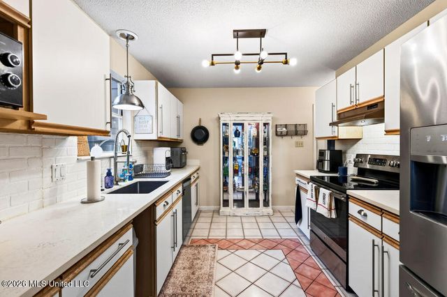 6553 Alakoko Drive, Diamondhead, MS 39525