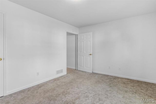 530 Ashbrook Drive 18, Farmington, MO 63640