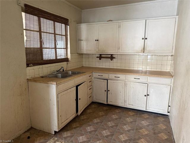 609 Creek Ridge Road, Greensboro, NC 27406