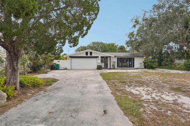 907 S FLORIDA AVENUE, Tarpon Springs, FL 34689