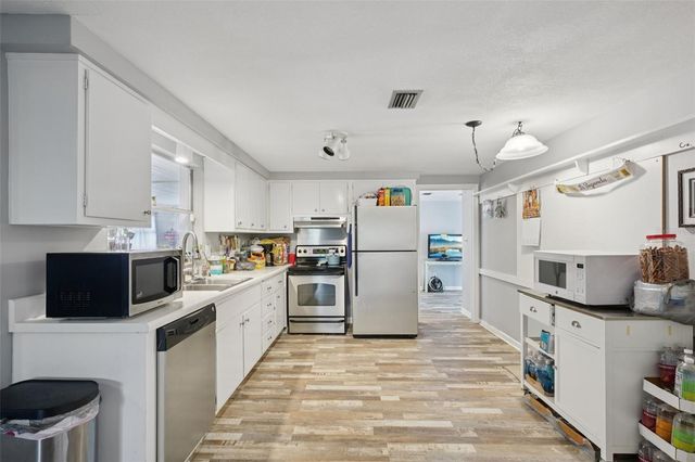 907 S FLORIDA AVENUE, Tarpon Springs, FL 34689