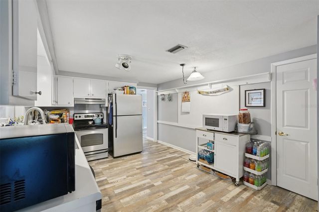 907 S FLORIDA AVENUE, Tarpon Springs, FL 34689