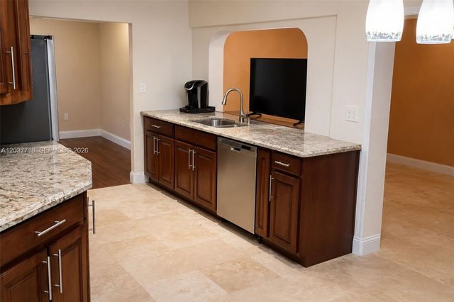 5062 NW 41st Place, Lauderdale Lakes, FL 33319