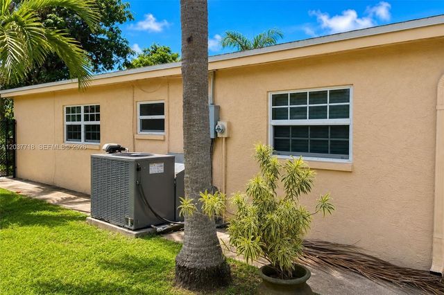 5062 NW 41st Place, Lauderdale Lakes, FL 33319