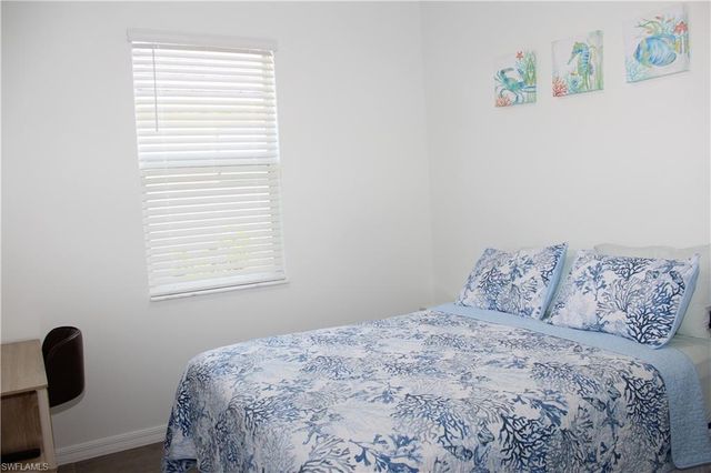 2261 Avocado LN, Naples, FL 34120