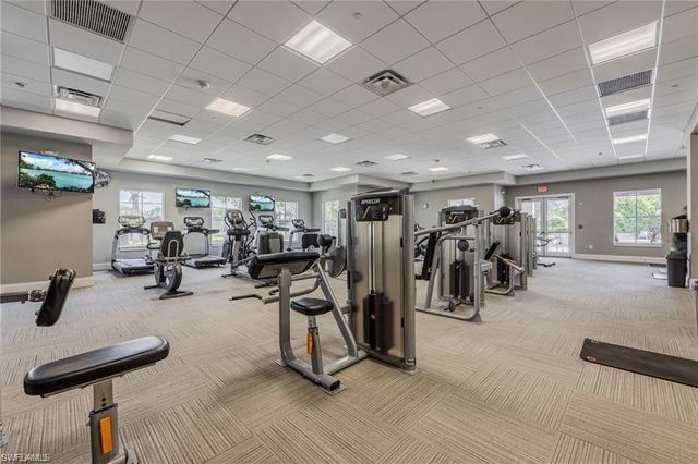 2261 Avocado LN, Naples, FL 34120