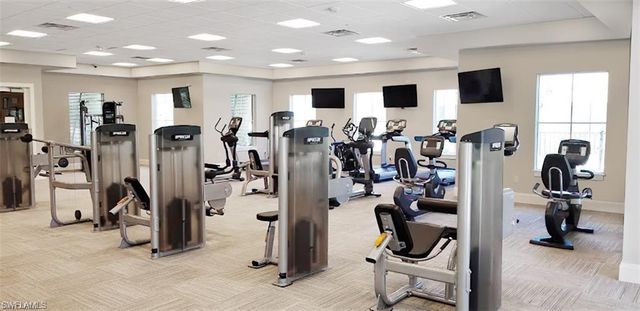 2261 Avocado LN, Naples, FL 34120