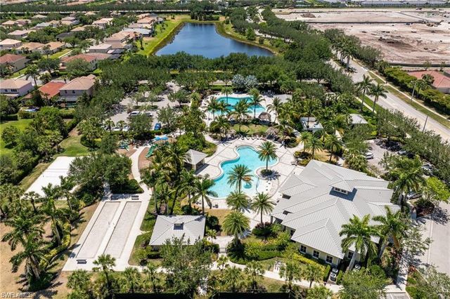 2261 Avocado LN, Naples, FL 34120