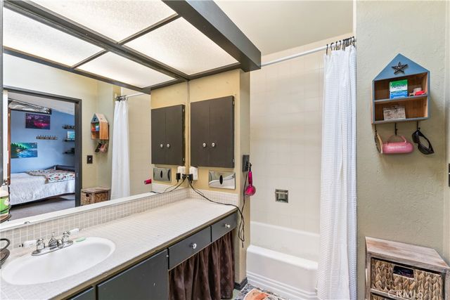 1944 Willow, Running Springs, CA 92382