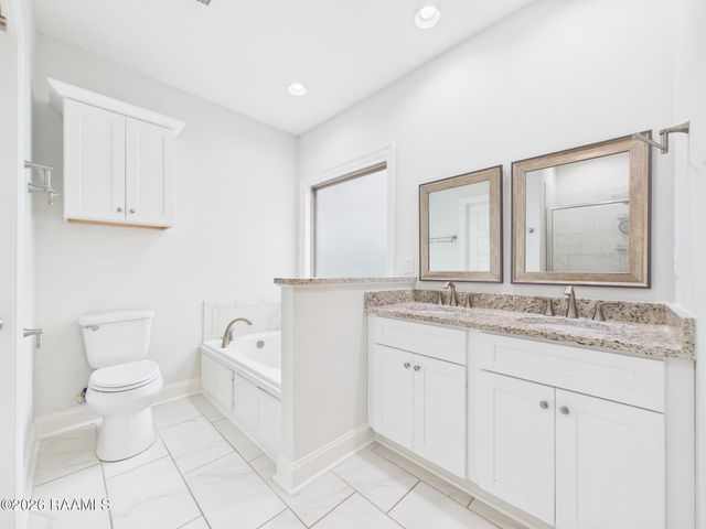 212 Twin Meadow Lane, Lafayette, LA 70508