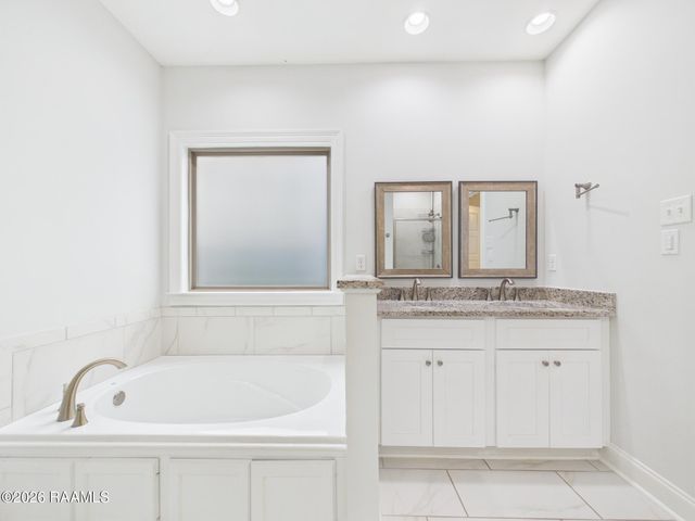 212 Twin Meadow Lane, Lafayette, LA 70508