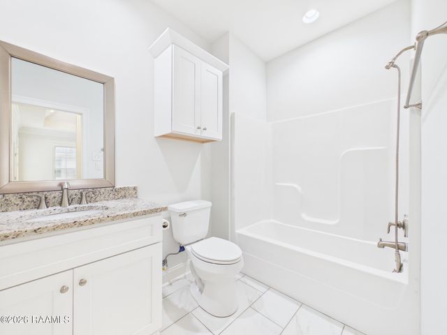 212 Twin Meadow Lane, Lafayette, LA 70508