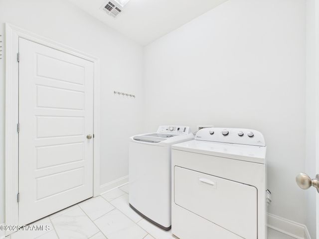 212 Twin Meadow Lane, Lafayette, LA 70508