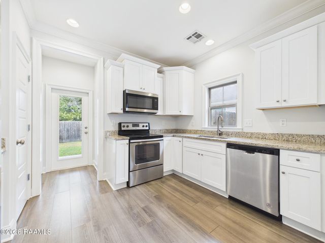 212 Twin Meadow Lane, Lafayette, LA 70508