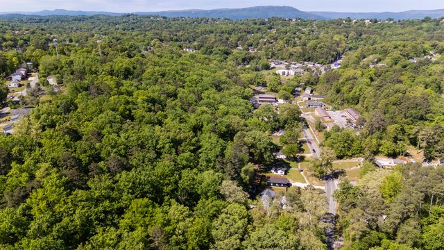 928 Shallowford Road, Chattanooga, TN 37411