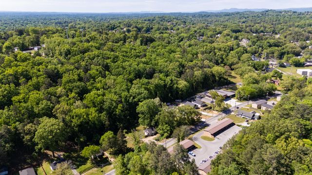 928 Shallowford Road, Chattanooga, TN 37411