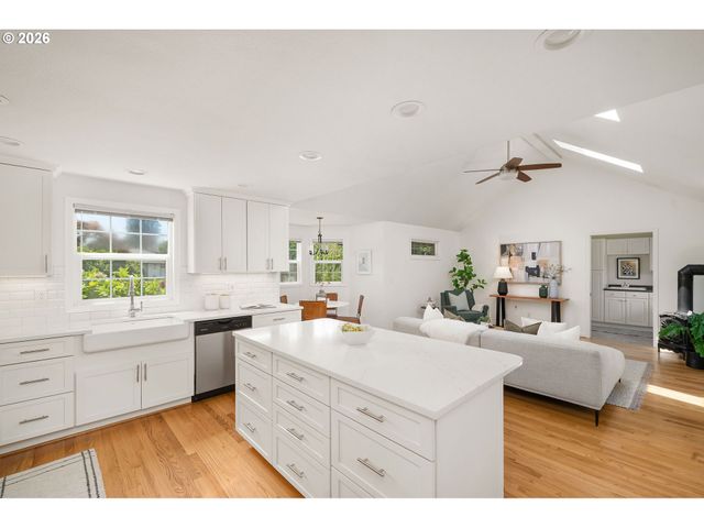 5749 Ne HARVEST St, Hillsboro, OR 97124
