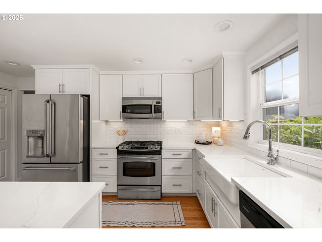 5749 Ne HARVEST St, Hillsboro, OR 97124