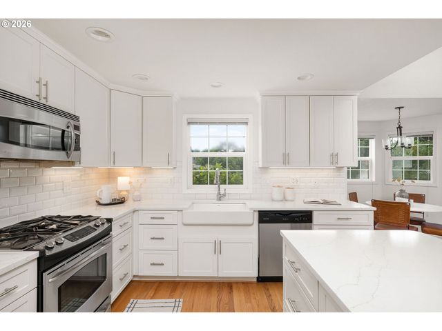 5749 Ne HARVEST St, Hillsboro, OR 97124