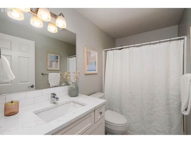 5749 Ne HARVEST St, Hillsboro, OR 97124