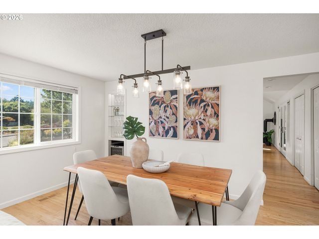 5749 Ne HARVEST St, Hillsboro, OR 97124