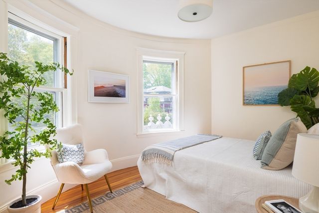 255 Walnut St B, Brookline, MA 02445