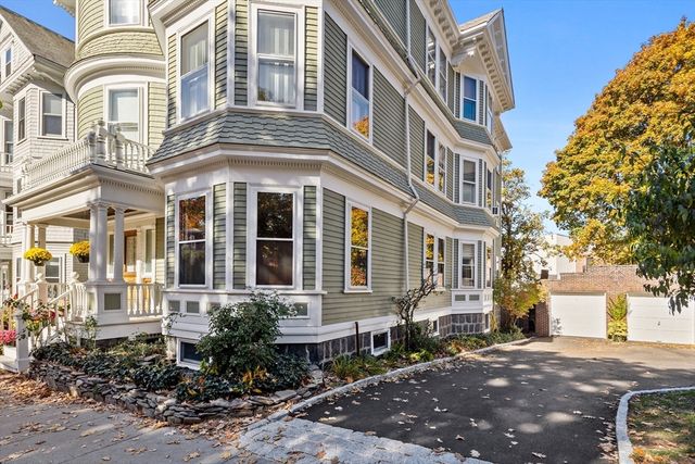 255 Walnut St B, Brookline, MA 02445