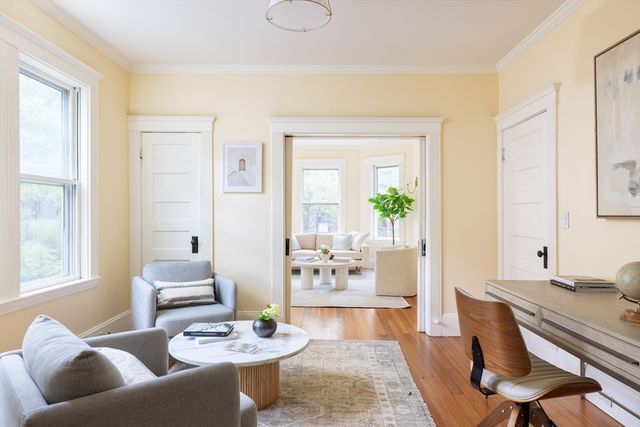 255 Walnut St B, Brookline, MA 02445