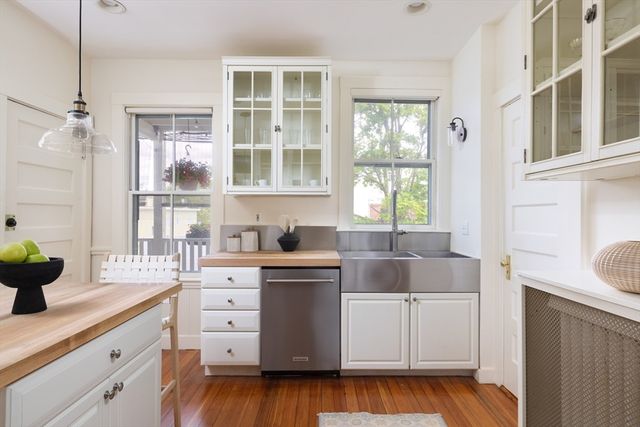 255 Walnut St B, Brookline, MA 02445