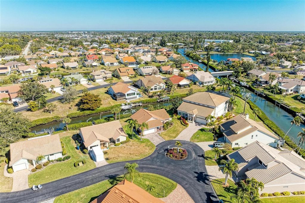 Image 11 of property listing at 185 INLETS BOULEVARD 185, Nokomis, FL 34275