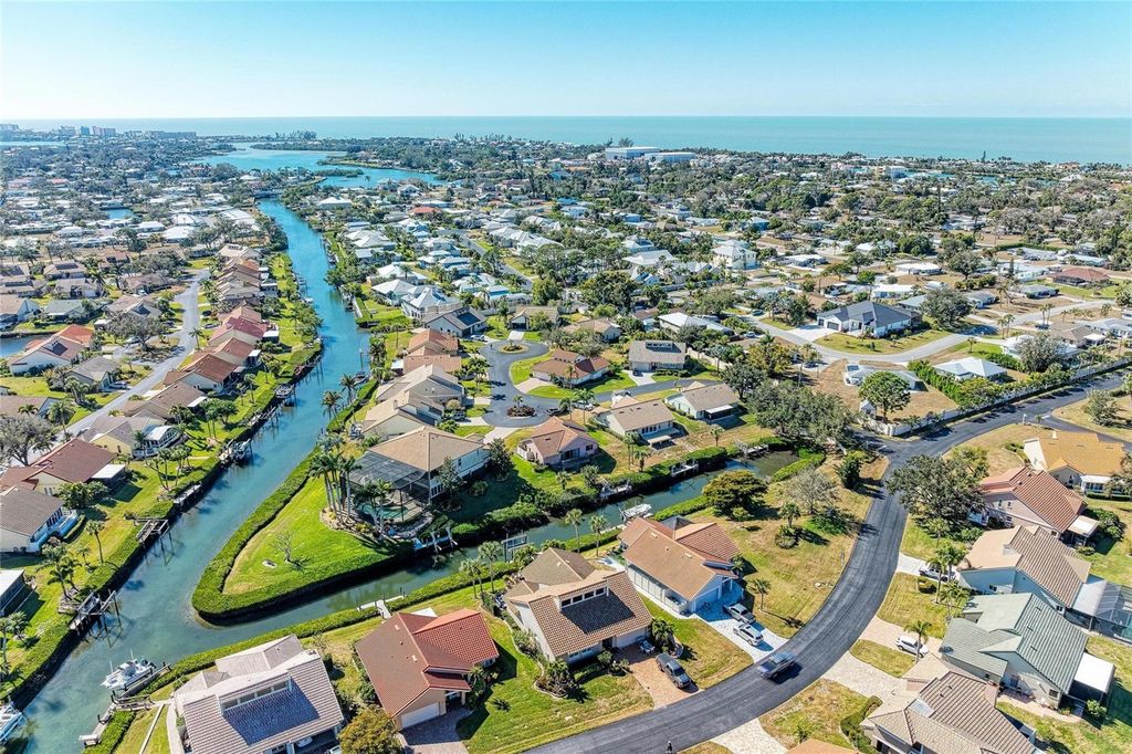 Image 20 of property listing at 185 INLETS BOULEVARD 185, Nokomis, FL 34275