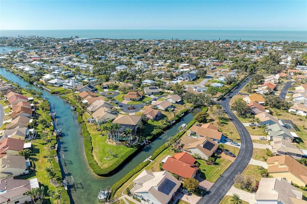 Image 21 of property listing at 185 INLETS BOULEVARD 185, Nokomis, FL 34275