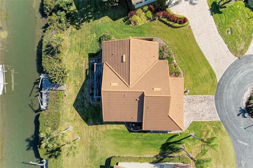 Image 5 of property listing at 185 INLETS BOULEVARD 185, Nokomis, FL 34275