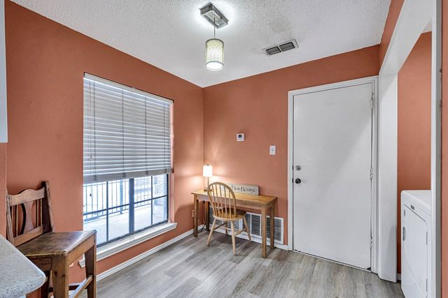 3202 Elma Dr, Midland, TX 79707