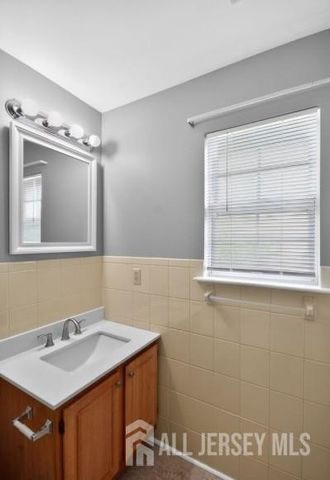 317 Vasser Drive, Piscataway, NJ 08854