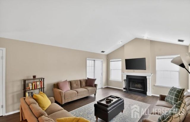 317 Vasser Drive, Piscataway, NJ 08854