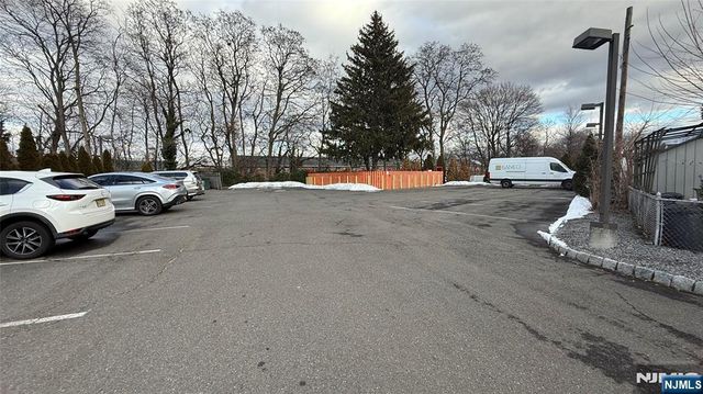 379 Main Avenue 4, Wallington, NJ 07057