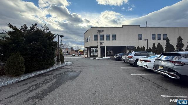 379 Main Avenue 4, Wallington, NJ 07057