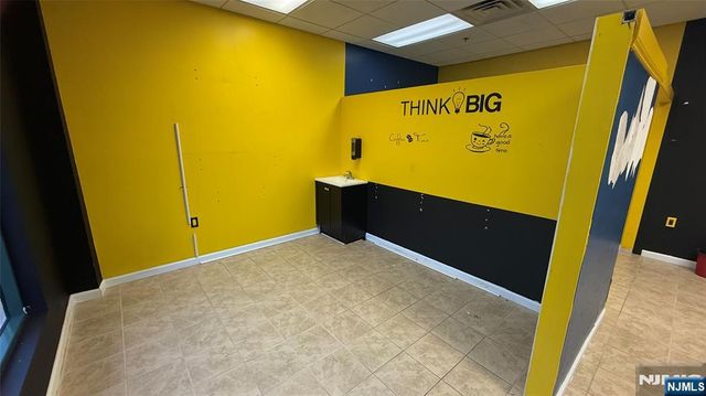 379 Main Avenue 4, Wallington, NJ 07057