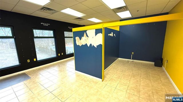 379 Main Avenue 4, Wallington, NJ 07057