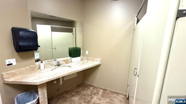 379 Main Avenue 4, Wallington, NJ 07057