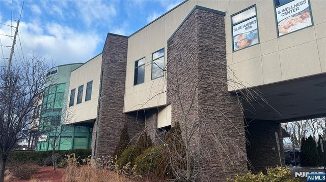 379 Main Avenue 4, Wallington, NJ 07057