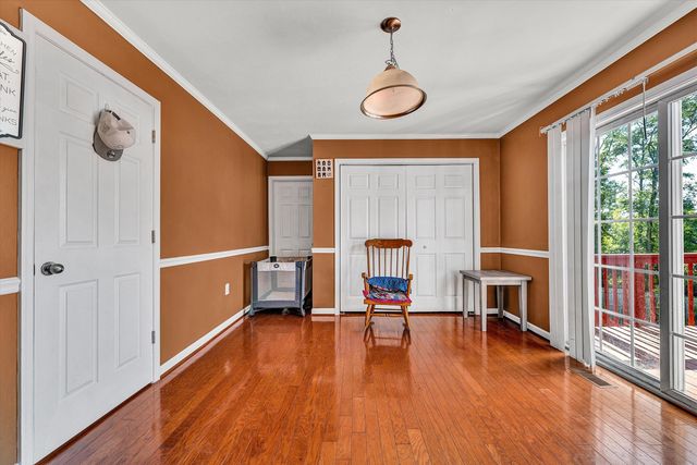 221 Minnie Bell LN, Vinton, VA 24179