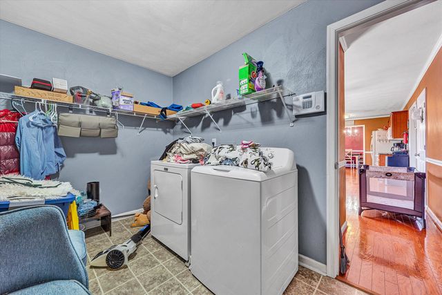 221 Minnie Bell LN, Vinton, VA 24179