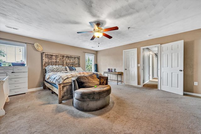 221 Minnie Bell LN, Vinton, VA 24179