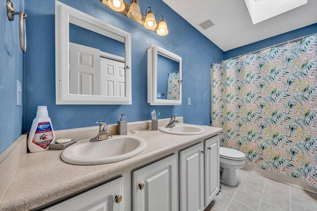 221 Minnie Bell LN, Vinton, VA 24179
