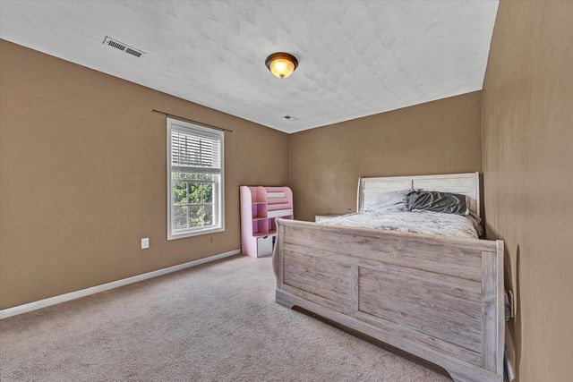 221 Minnie Bell LN, Vinton, VA 24179